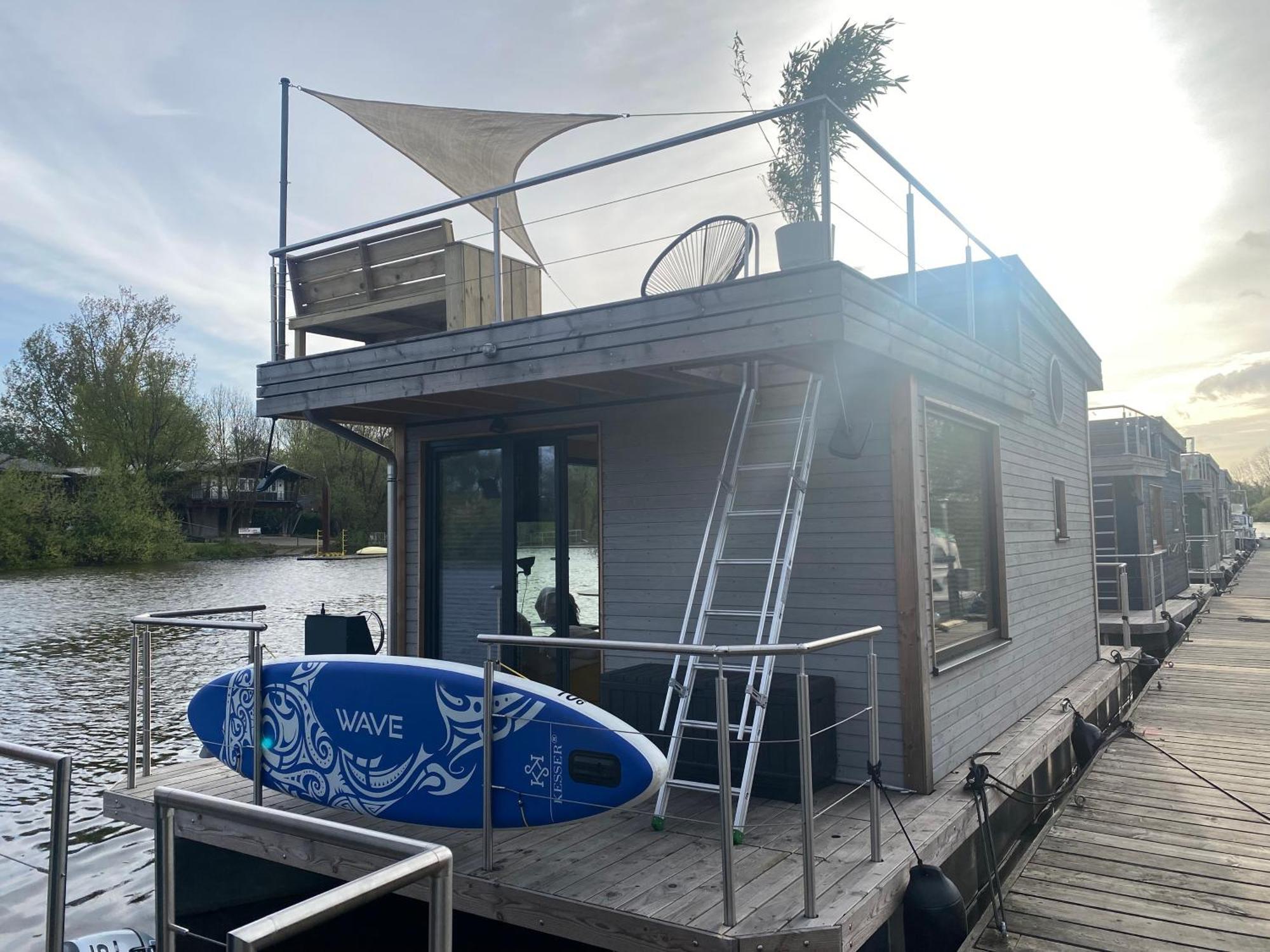 Hotel Hausboot Off Im Diamantgraben An Der Elbe Hamburg Exterior foto